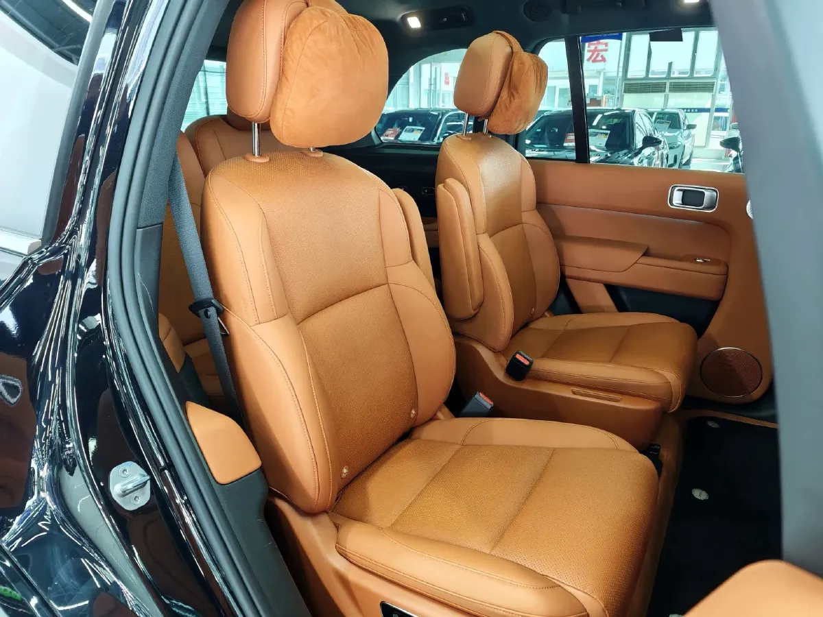 2024 Volvo S60 2.0T 197HP L4 7DCT,autocango,china used car exporter,china ev exporter,chinese used car exporter,chinese used ev exporter