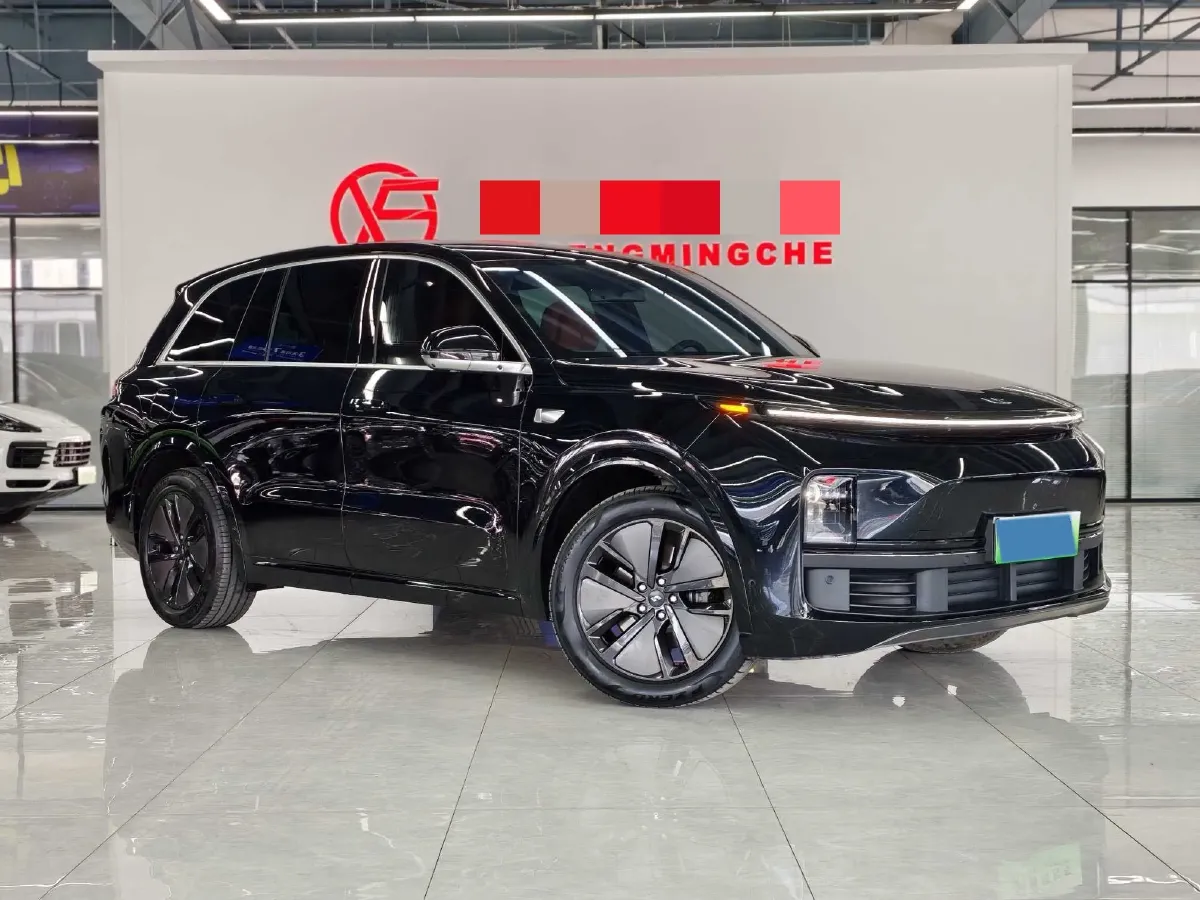 2024 Volvo S60 2.0T 197HP L4 7DCT,autocango,china used car exporter,china ev exporter,chinese used car exporter,chinese used ev exporter