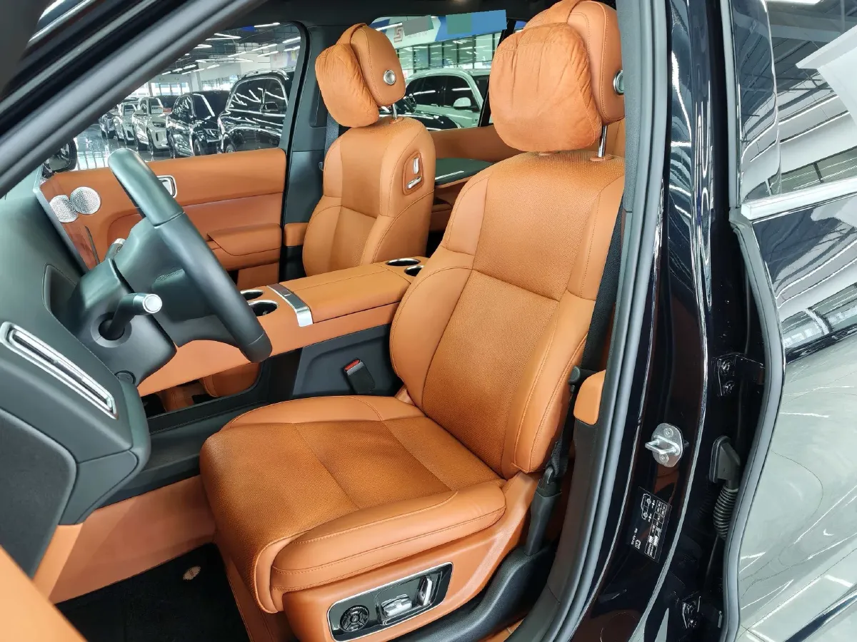 2024 Volvo S60 2.0T 197HP L4 7DCT,autocango,china used car exporter,china ev exporter,chinese used car exporter,chinese used ev exporter