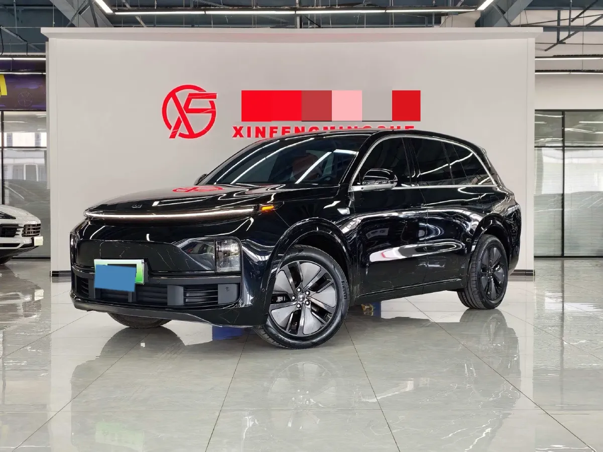 2024 Volvo S60 2.0T 197HP L4 7DCT,autocango,china used car exporter,china ev exporter,chinese used car exporter,chinese used ev exporter