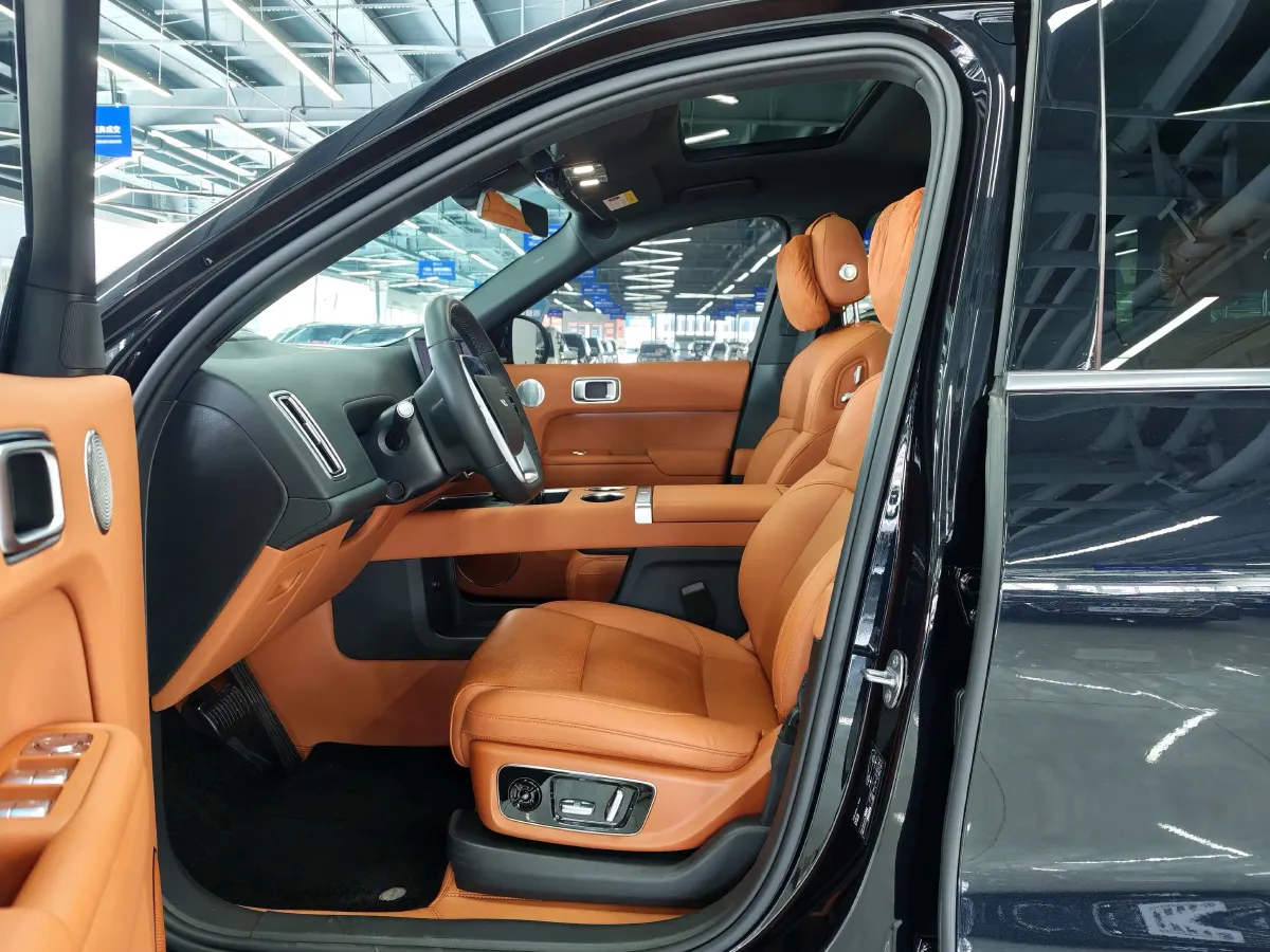 2024 Volvo S60 2.0T 197HP L4 7DCT,autocango,china used car exporter,china ev exporter,chinese used car exporter,chinese used ev exporter