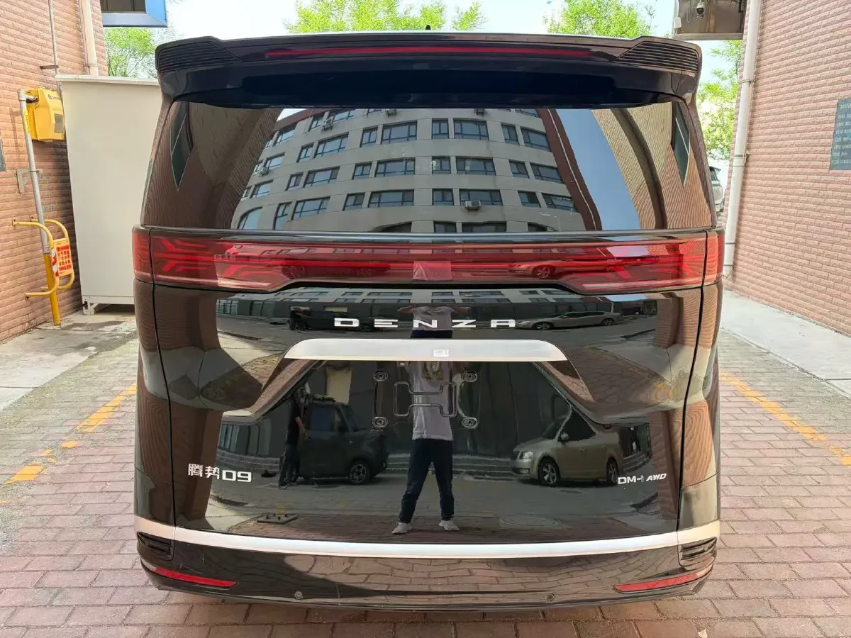 2024 Denza D9 1.5T 139HP L4 E-CVT PHEV 40KWH,autocango,china used car exporter,china ev exporter,chinese used car exporter,chinese used ev exporter