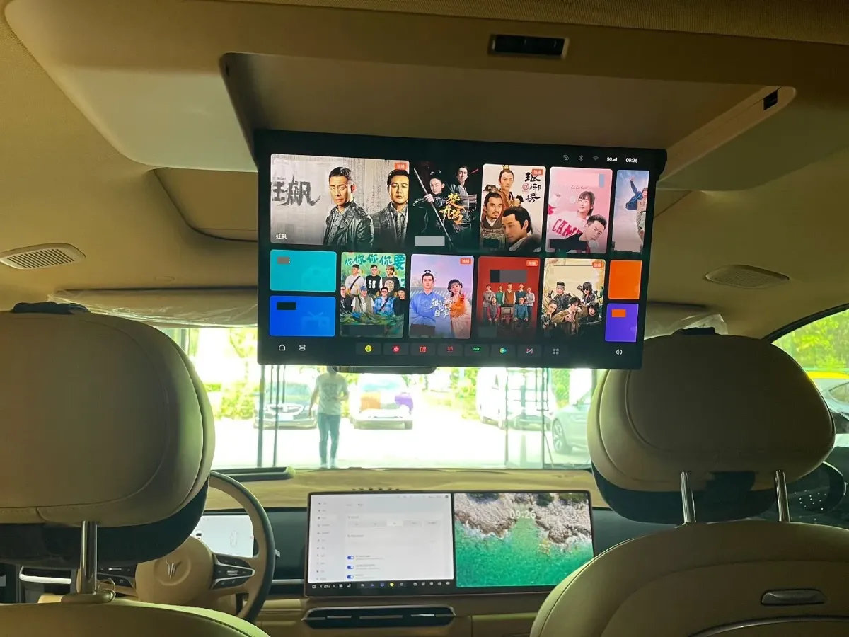 2025 Voyah Dream 1.5T 150HP L4 PHEV 41.7KWH,autocango,china used car exporter,china ev exporter,chinese used car exporter,chinese used ev exporter