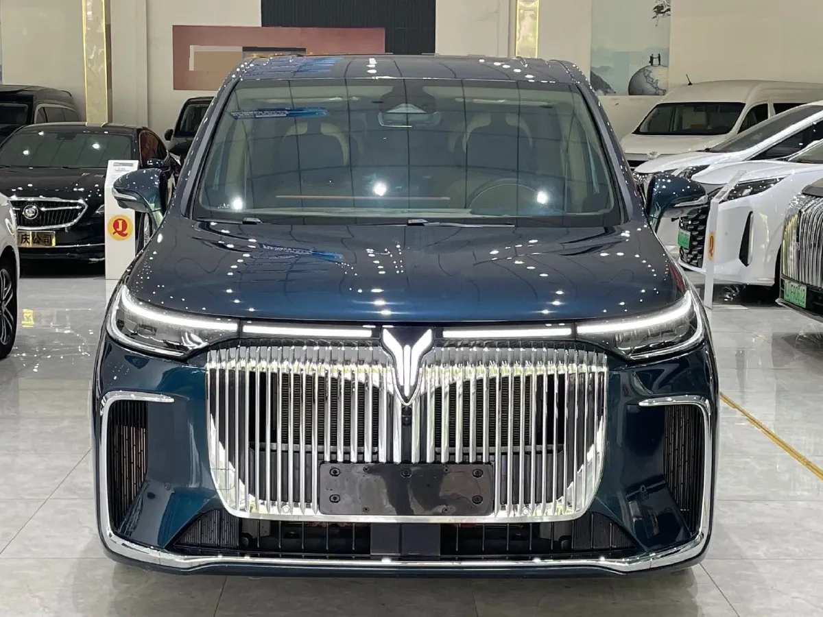 2025 Voyah Dream 1.5T 150HP L4 PHEV 41.7KWH,autocango,china used car exporter,china ev exporter,chinese used car exporter,chinese used ev exporter