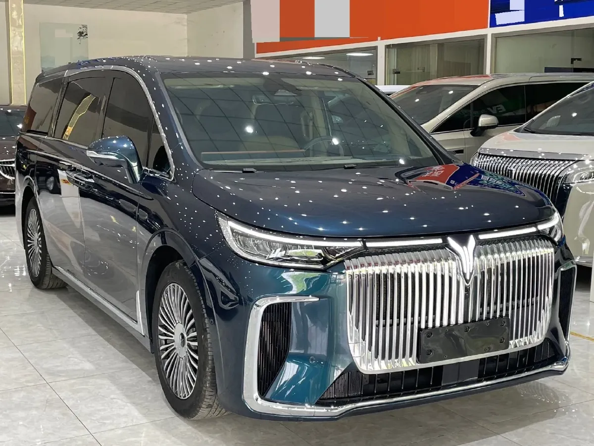 2025 Voyah Dream 1.5T 150HP L4 PHEV 41.7KWH,autocango,china used car exporter,china ev exporter,chinese used car exporter,chinese used ev exporter