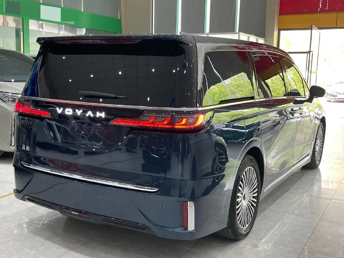 2025 Voyah Dream 1.5T 150HP L4 PHEV 41.7KWH,autocango,china used car exporter,china ev exporter,chinese used car exporter,chinese used ev exporter