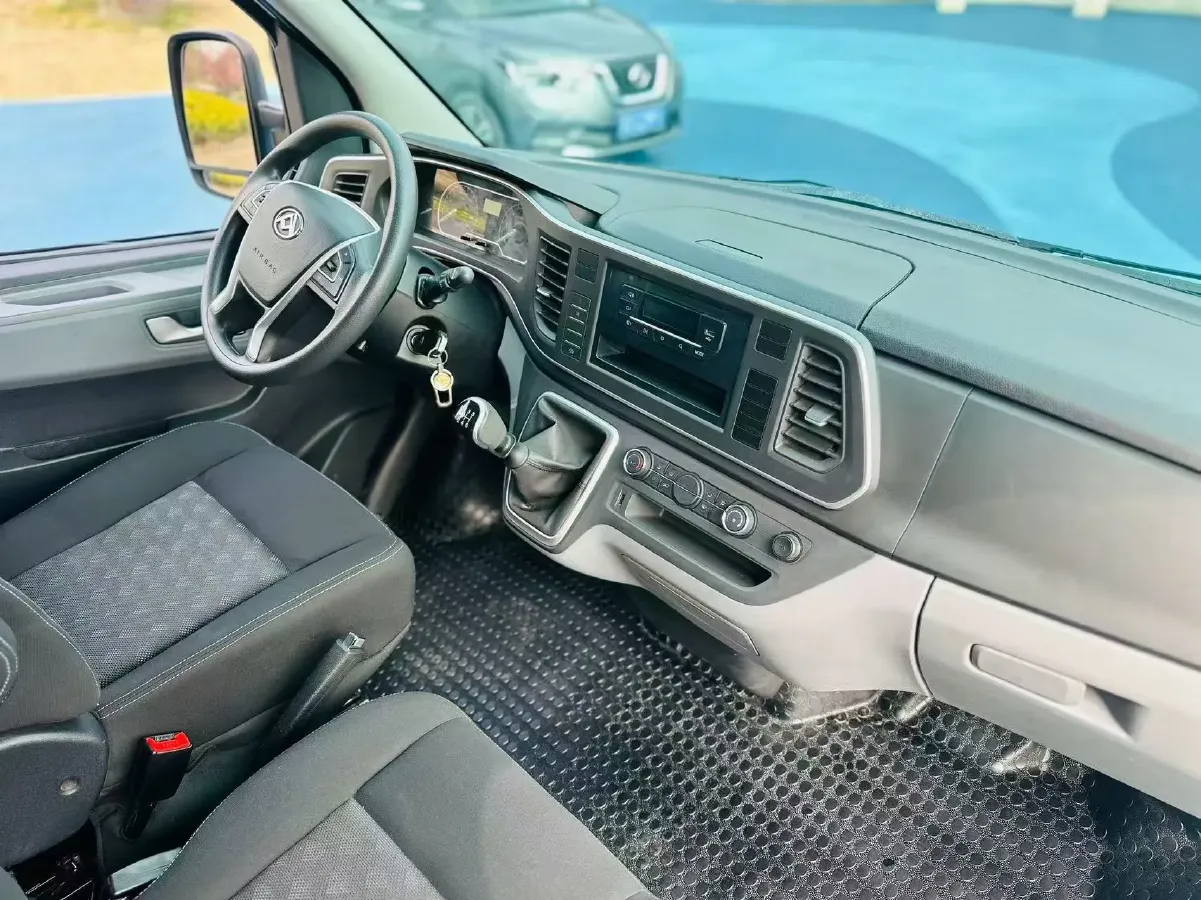 2024 MAXUS XinTu V80 2.0T 147HP L4 6MT,autocango,china used car exporter,china ev exporter,chinese used car exporter,chinese used ev exporter