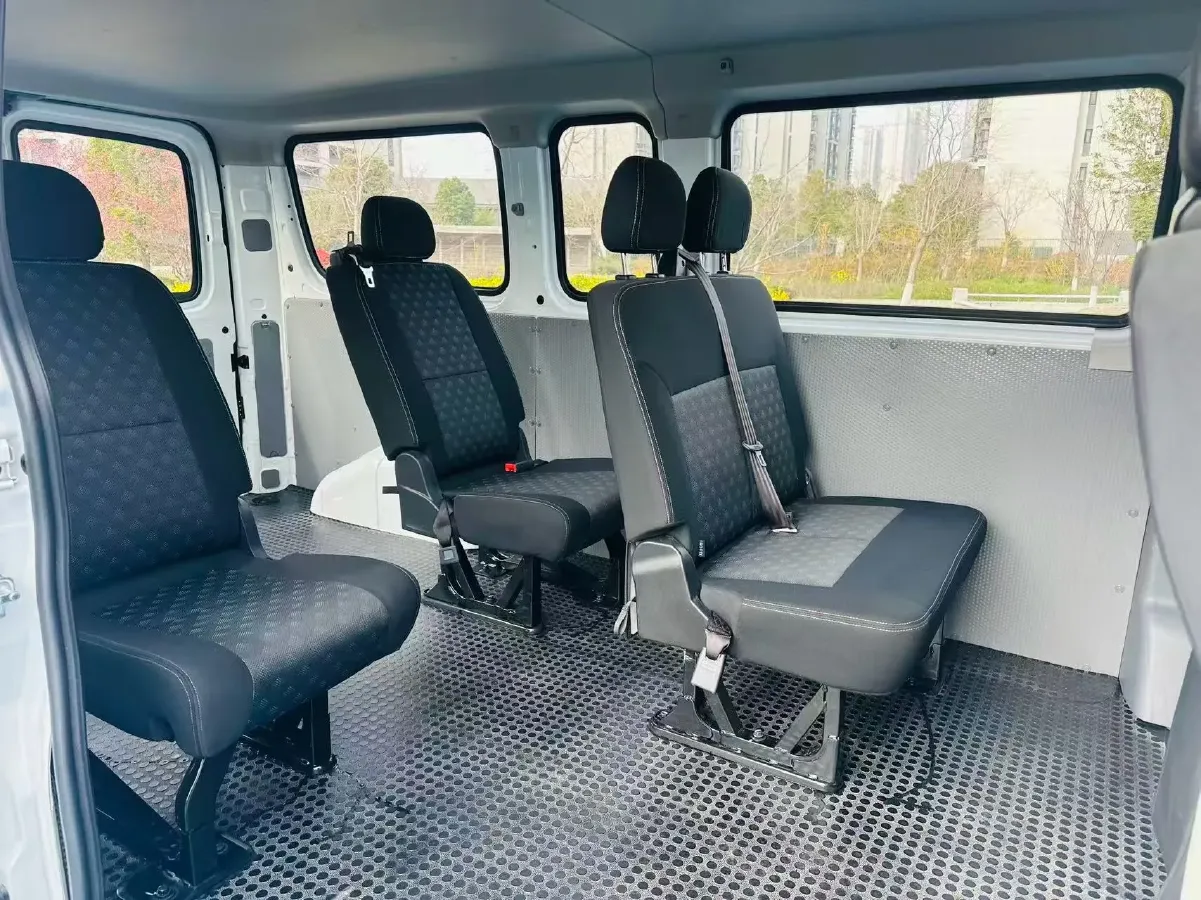 2024 MAXUS XinTu V80 2.0T 147HP L4 6MT,autocango,china used car exporter,china ev exporter,chinese used car exporter,chinese used ev exporter