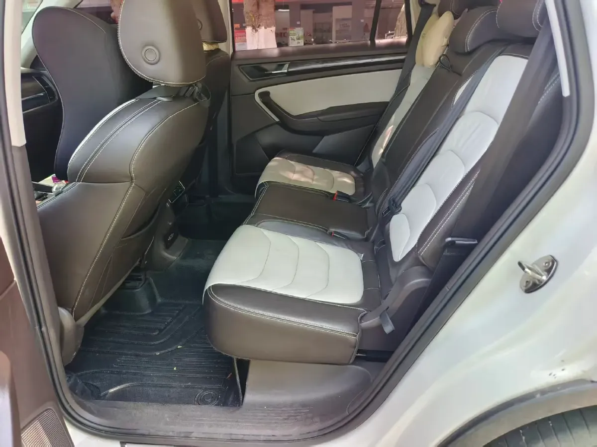 2018 Skoda Kodiak 2.0T 186HP L4 7DCT,autocango,china used car exporter,china ev exporter,chinese used car exporter,chinese used ev exporter