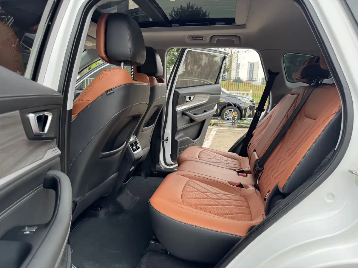 2021 Chery Tiggo 8 2.0T 254HP L4 7DCT,autocango,china used car exporter,china ev exporter,chinese used car exporter,chinese used ev exporter