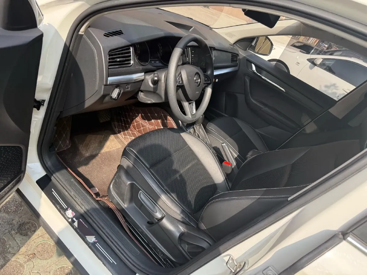 2022 Skoda Kamiq 1.5L 112HP L4 6AT,autocango,china used car exporter,china ev exporter,chinese used car exporter,chinese used ev exporter