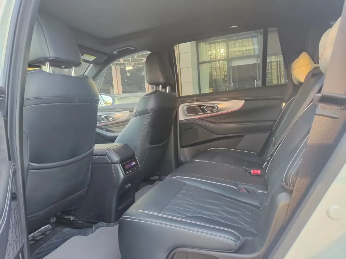 2022 GAC Trumpchi GS8 2.0T 252HP L4 8AT,autocango,china used car exporter,china ev exporter,chinese used car exporter,chinese used ev exporter