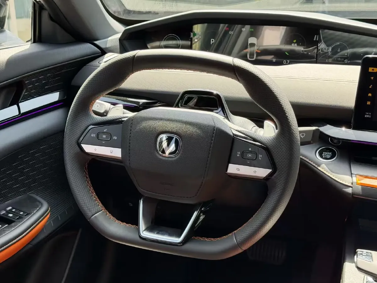 2024 ChangAn UNI-V 1.5T 188HP L4 7DCT,autocango,china used car exporter,china ev exporter,chinese used car exporter,chinese used ev exporter