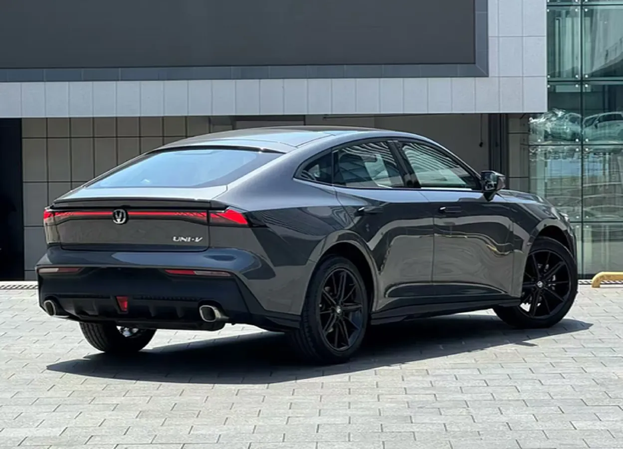 2024 ChangAn UNI-V 1.5T 188HP L4 7DCT,autocango,china used car exporter,china ev exporter,chinese used car exporter,chinese used ev exporter