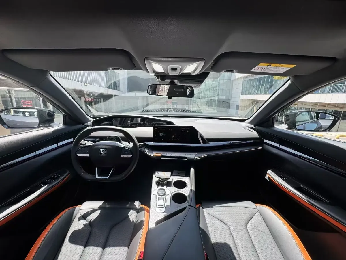 2024 ChangAn UNI-V 1.5T 188HP L4 7DCT,autocango,china used car exporter,china ev exporter,chinese used car exporter,chinese used ev exporter