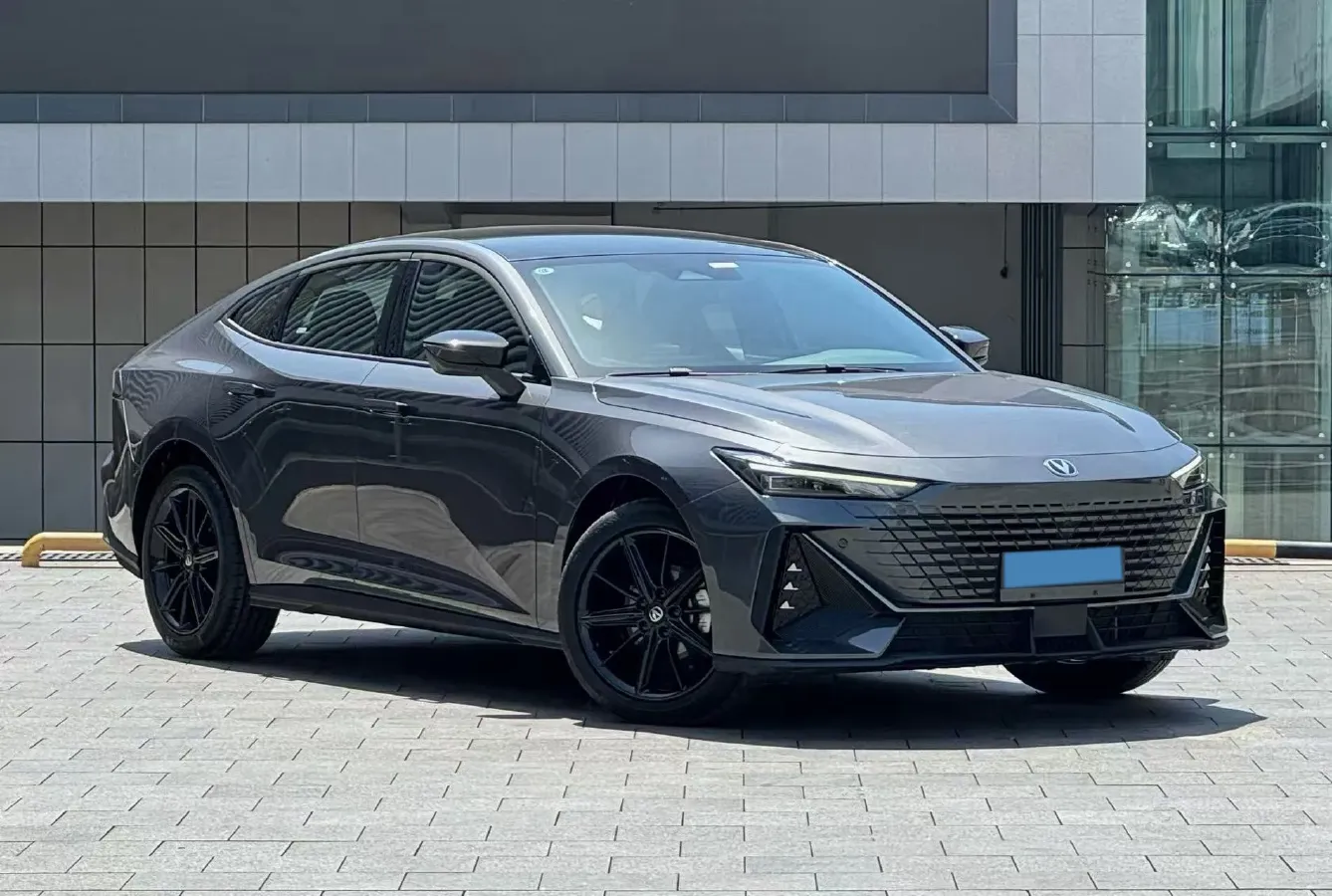 2024 ChangAn UNI-V 1.5T 188HP L4 7DCT,autocango,china used car exporter,china ev exporter,chinese used car exporter,chinese used ev exporter