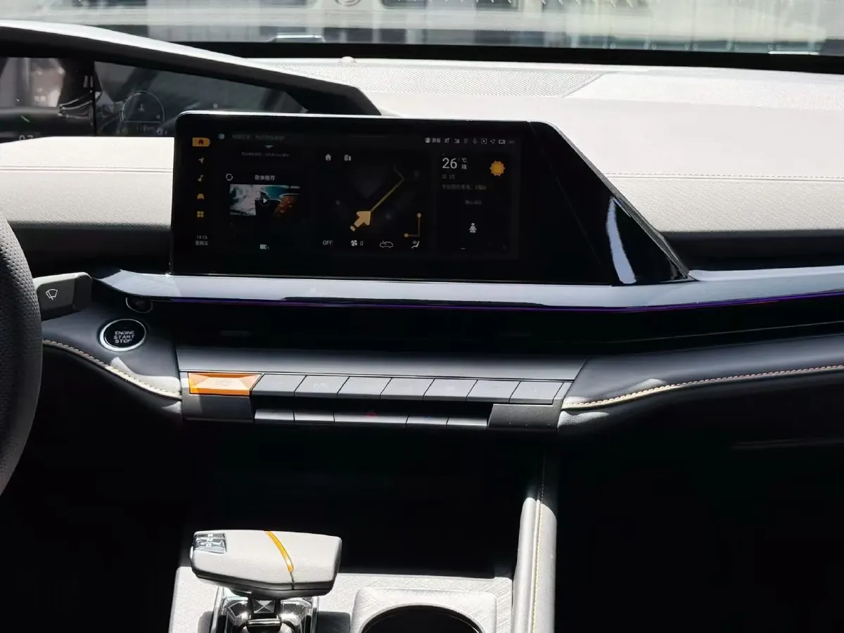 2024 ChangAn UNI-V 1.5T 188HP L4 7DCT,autocango,china used car exporter,china ev exporter,chinese used car exporter,chinese used ev exporter