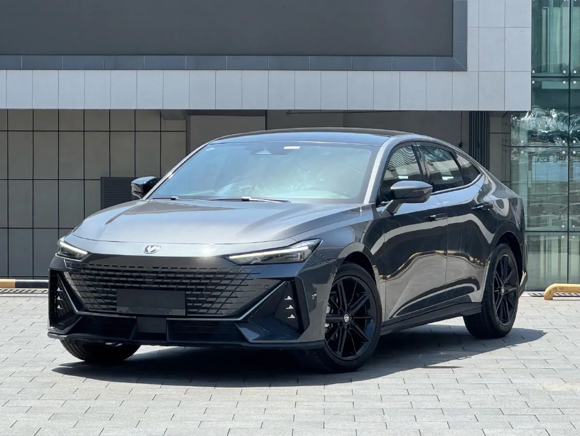 2024 ChangAn UNI-V 1.5T 188HP L4 7DCT,autocango,china used car exporter,china ev exporter,chinese used car exporter,chinese used ev exporter