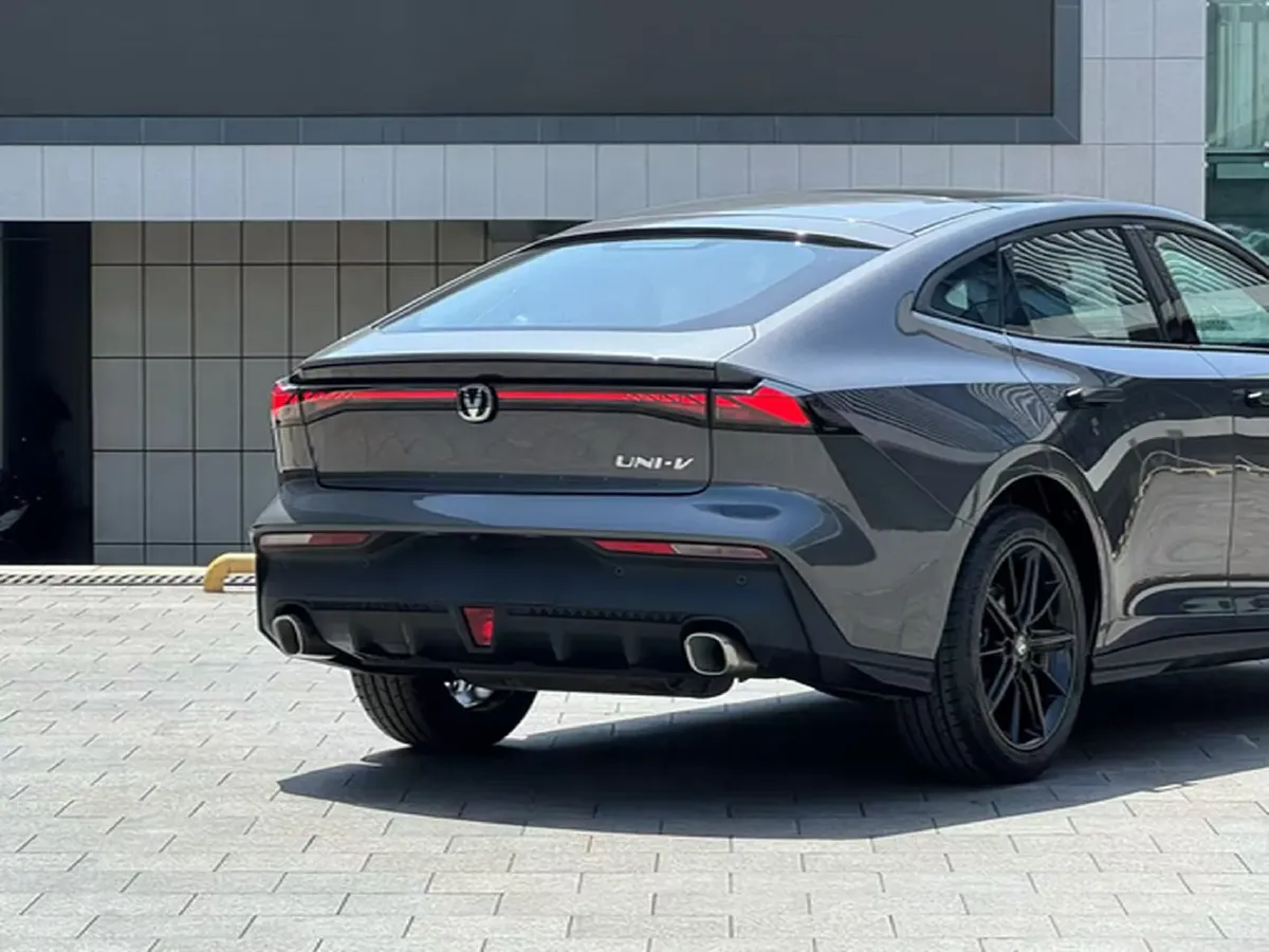 2024 ChangAn UNI-V 1.5T 188HP L4 7DCT,autocango,china used car exporter,china ev exporter,chinese used car exporter,chinese used ev exporter