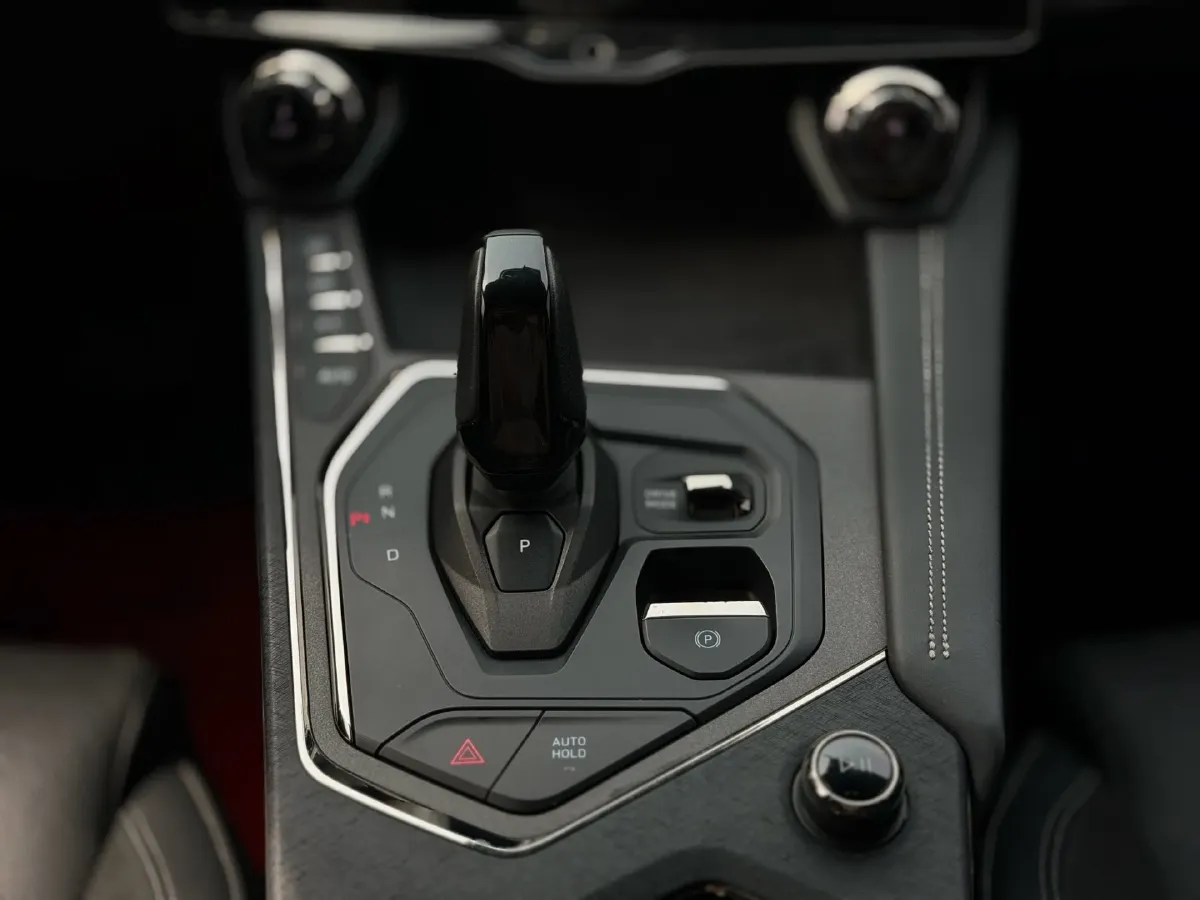 2021 LYNK&CO 01 2.0T 254HP L4 8AT,autocango,china used car exporter,china ev exporter,chinese used car exporter,chinese used ev exporter