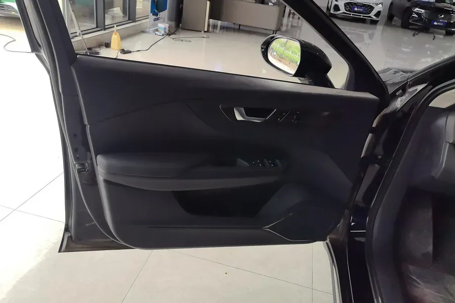 2022 HongQi E-QM5 BEV 54KWH,autocango,china used car exporter,china ev exporter,chinese used car exporter,chinese used ev exporter