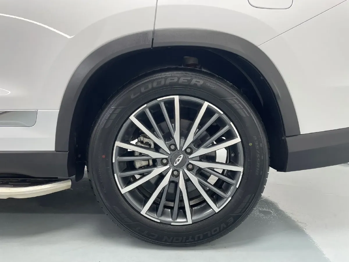 2022 Chery Tiggo 8 Plus 1.6T 197HP L4 7DCT,autocango,china used car exporter,china ev exporter,chinese used car exporter,chinese used ev exporter