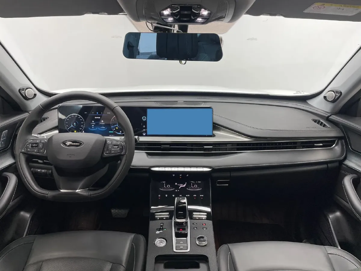 2022 Chery Tiggo 8 Plus 1.6T 197HP L4 7DCT,autocango,china used car exporter,china ev exporter,chinese used car exporter,chinese used ev exporter