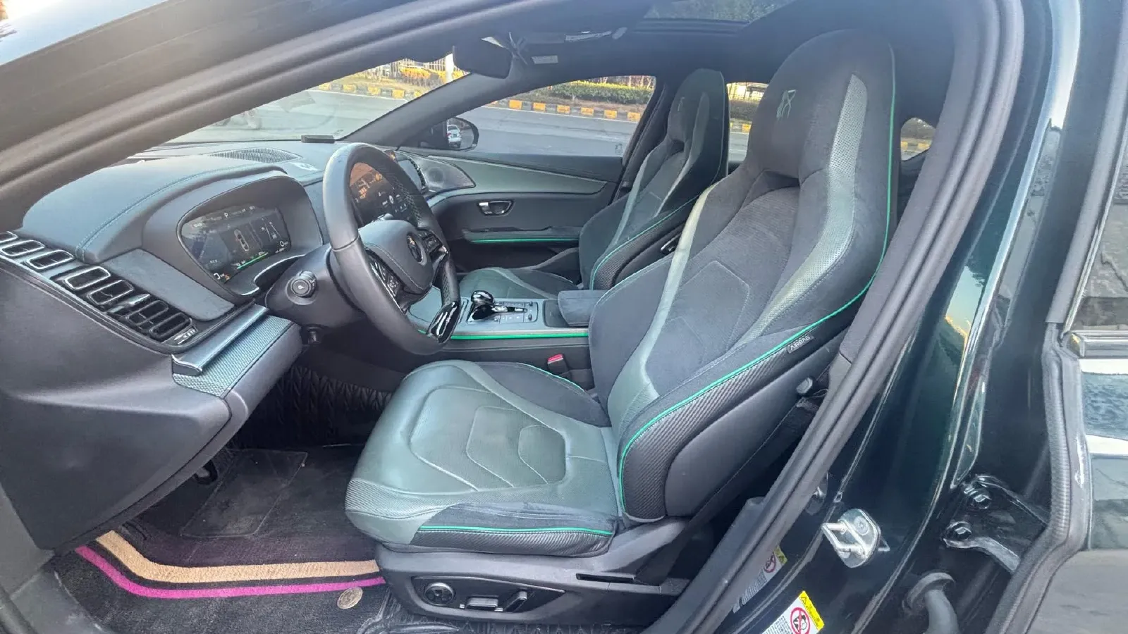 2022 Toyota Highlander 2.5L 192HP L4 E-CVT Hybrid,autocango,china used car exporter,china ev exporter,chinese used car exporter,chinese used ev exporter