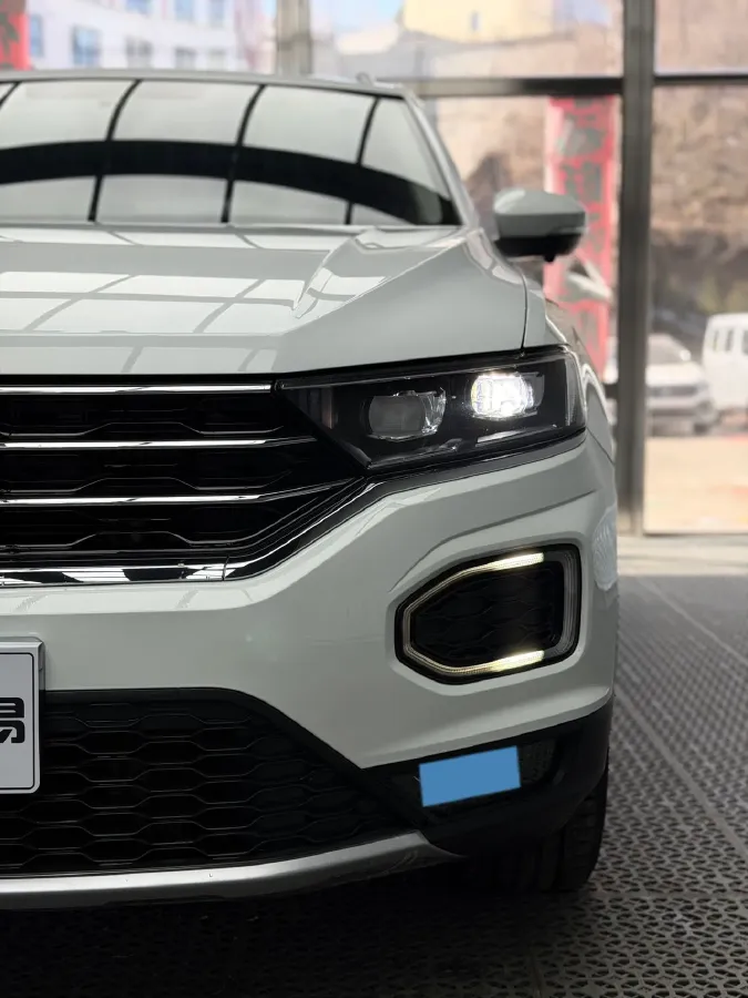 2022 Volkswagen T-Roc 1.4T 150HP L4 7DCT,autocango,china used car exporter,china ev exporter,chinese used car exporter,chinese used ev exporter