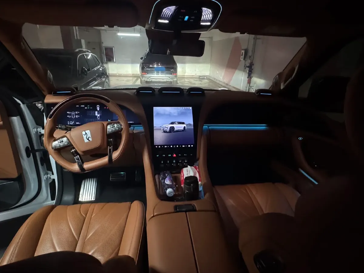 2023 YangWang U8 2.0T 272HP L4 REEV 49.05KWH,autocango,china used car exporter,china ev exporter,chinese used car exporter,chinese used ev exporter