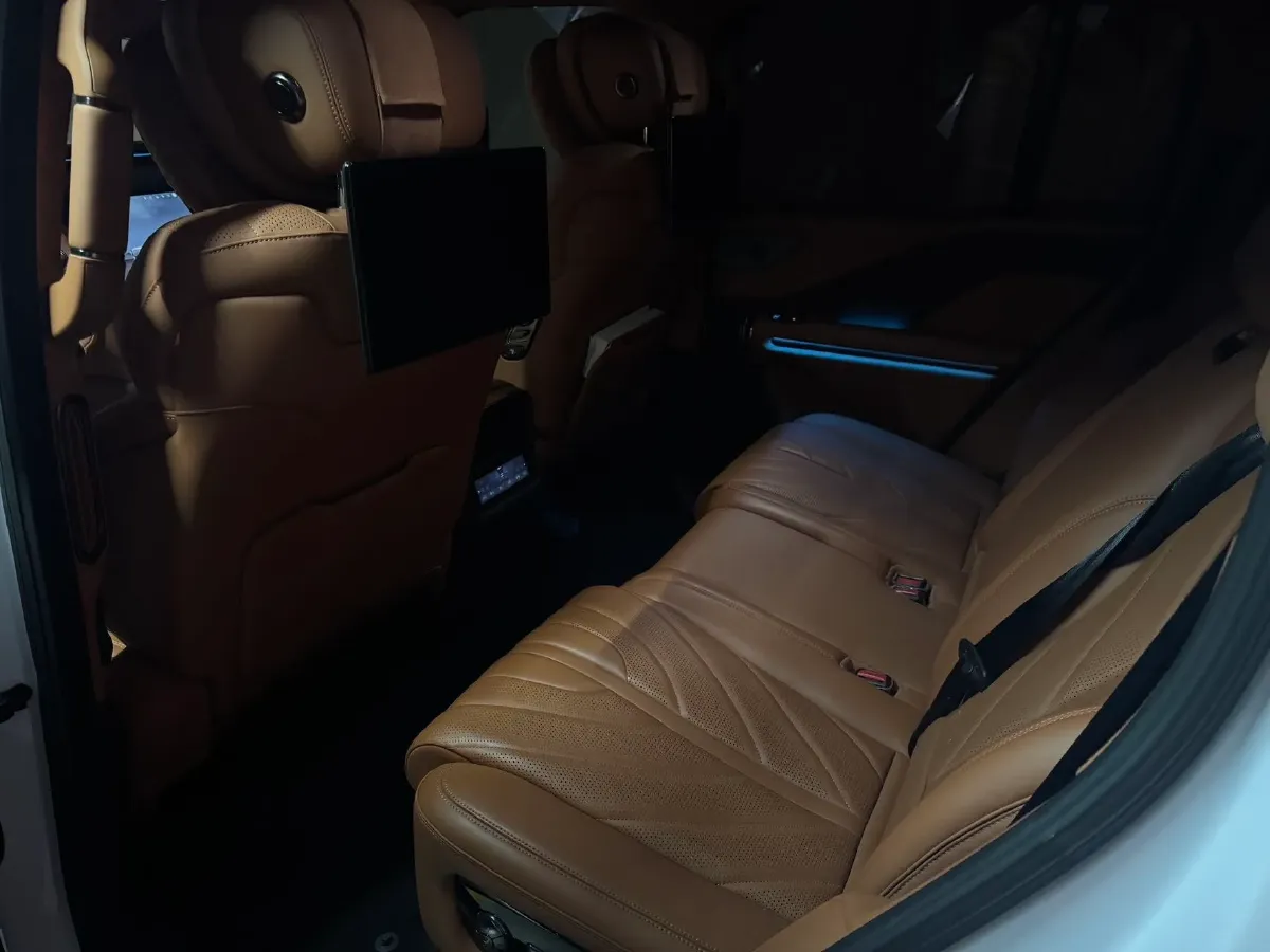 2023 YangWang U8 2.0T 272HP L4 REEV 49.05KWH,autocango,china used car exporter,china ev exporter,chinese used car exporter,chinese used ev exporter