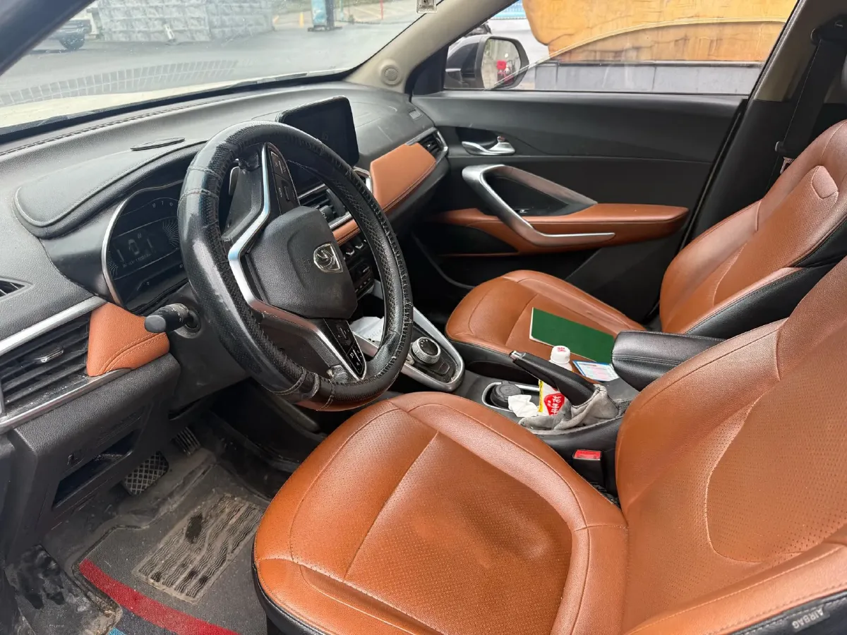 2017 HaiMa S5 Young Edition 1.6L 122HP L4 5MT,autocango,china used car exporter,china ev exporter,chinese used car exporter,chinese used ev exporter