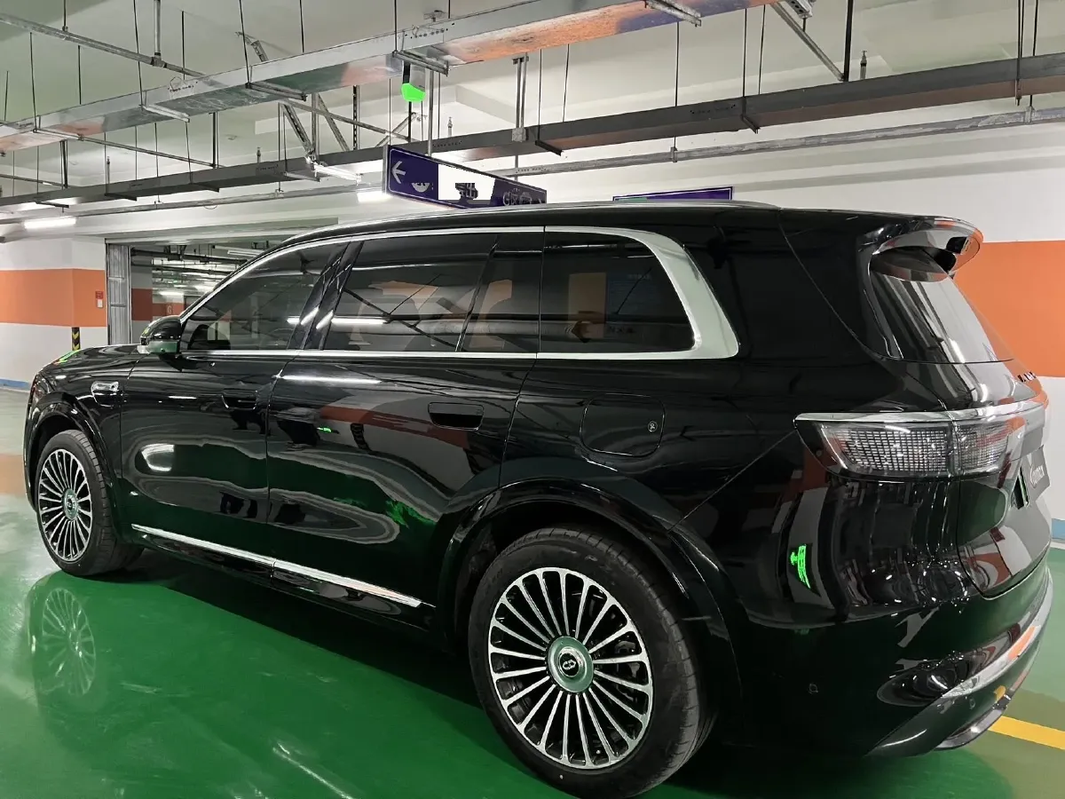 2025 AITO AITO M8 REEV 160HP REEV 53.4KWH,autocango,china used car exporter,china ev exporter,chinese used car exporter,chinese used ev exporter