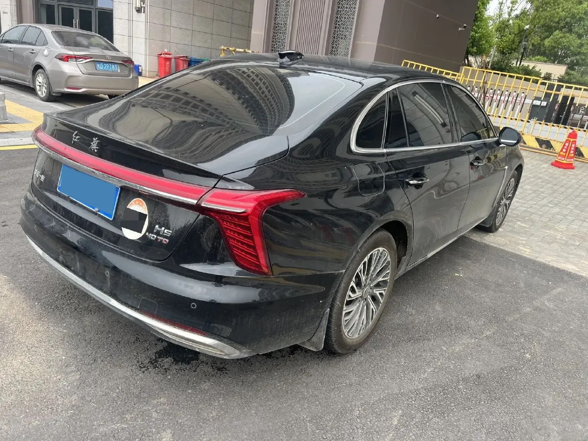 2025 HongQi H5 1.5T 169HP L4 1DHT Hybrid,autocango,china used car exporter,china ev exporter,chinese used car exporter,chinese used ev exporter