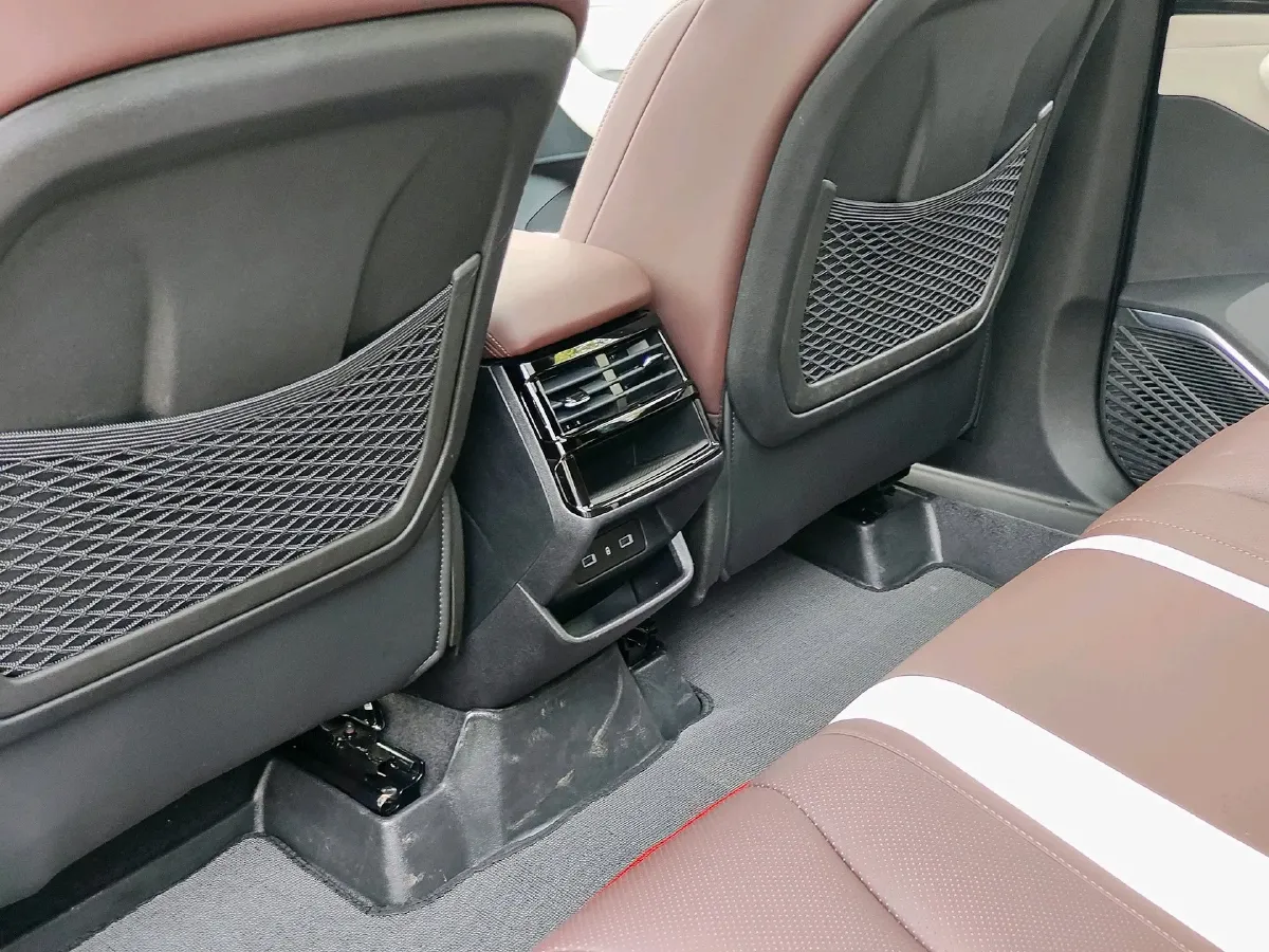 2024 Geely Monjaro 2.0T 238HP L4 8AT,autocango,china used car exporter,china ev exporter,chinese used car exporter,chinese used ev exporter