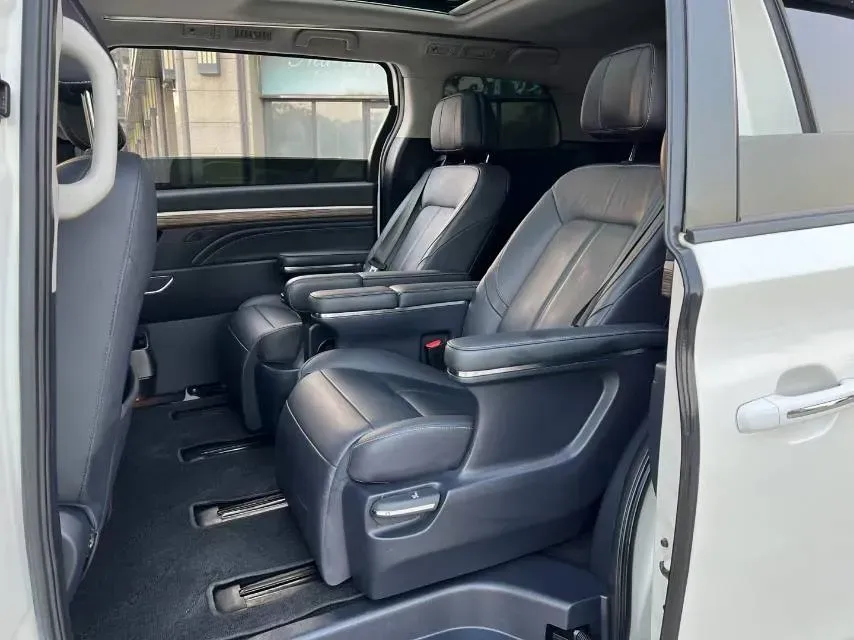 2021 GAC Trumpchi M8 2.0T 252HP L4 8AT,autocango,china used car exporter,china ev exporter,chinese used car exporter,chinese used ev exporter