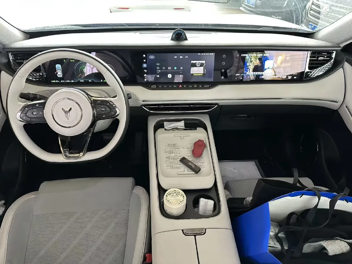 2025 Voyah FREE 1.5T 150HP L4 REEV 43KWH,autocango,china used car exporter,china ev exporter,chinese used car exporter,chinese used ev exporter