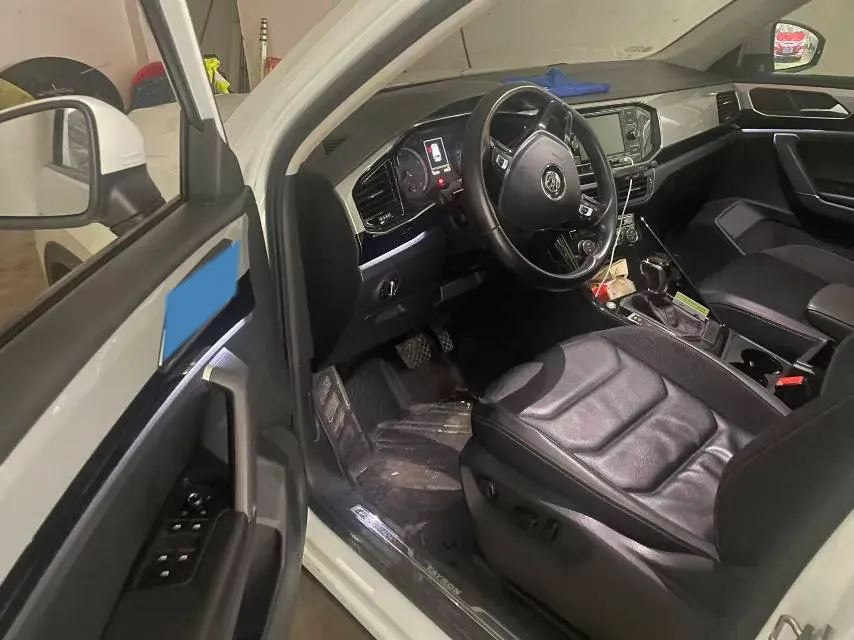 2019 Jeep Cherokee 2.0T 234HP L4 9AT,autocango,china used car exporter,china ev exporter,chinese used car exporter,chinese used ev exporter