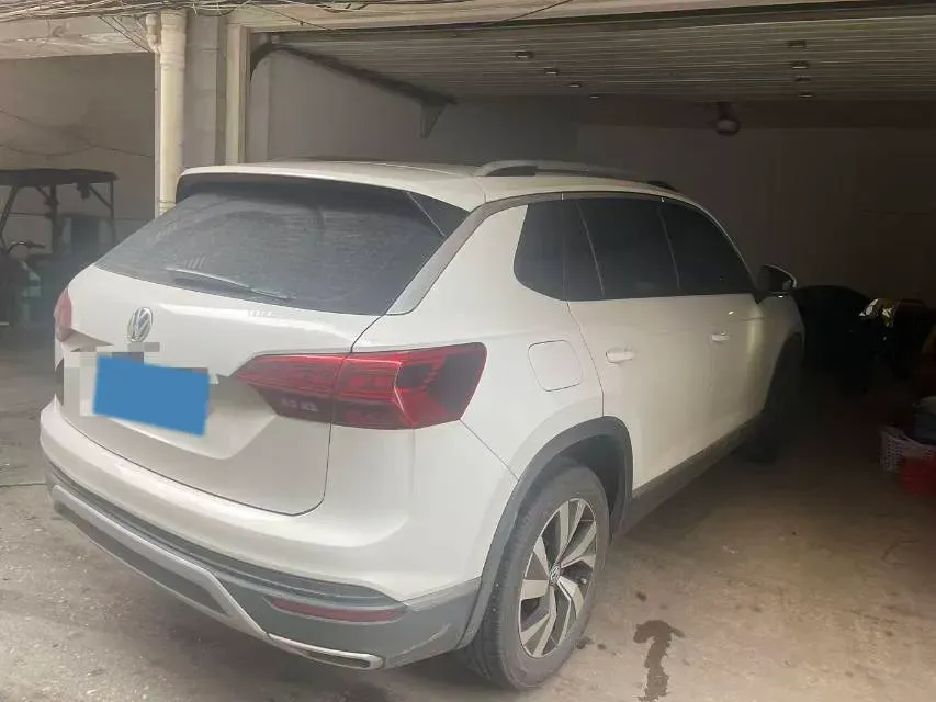 2019 Jeep Cherokee 2.0T 234HP L4 9AT,autocango,china used car exporter,china ev exporter,chinese used car exporter,chinese used ev exporter