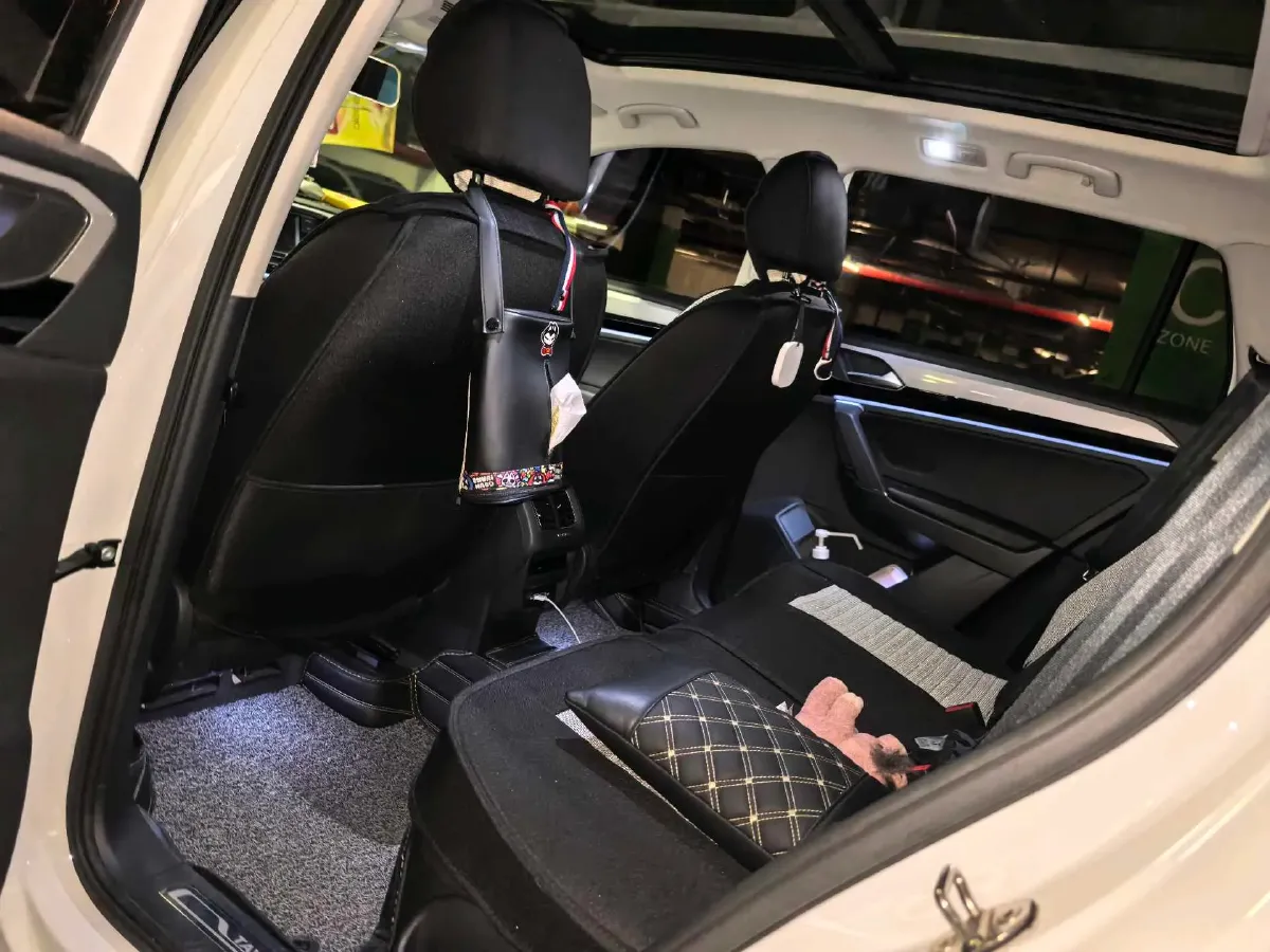 2019 Jeep Cherokee 2.0T 234HP L4 9AT,autocango,china used car exporter,china ev exporter,chinese used car exporter,chinese used ev exporter