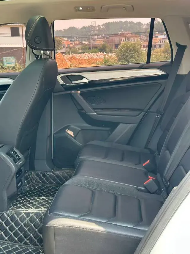 2019 Jeep Cherokee 2.0T 234HP L4 9AT,autocango,china used car exporter,china ev exporter,chinese used car exporter,chinese used ev exporter