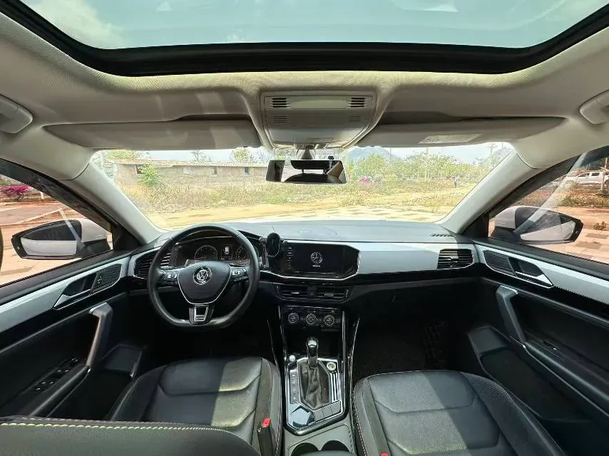 2019 Jeep Cherokee 2.0T 234HP L4 9AT,autocango,china used car exporter,china ev exporter,chinese used car exporter,chinese used ev exporter