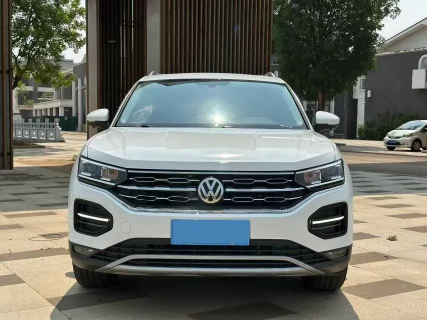 2019 Jeep Cherokee 2.0T 234HP L4 9AT,autocango,china used car exporter,china ev exporter,chinese used car exporter,chinese used ev exporter