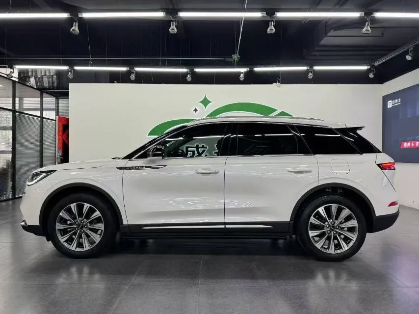 2022 Lincoln Corsair 2.0T 245HP L4 8AT,autocango,china used car exporter,china ev exporter,chinese used car exporter,chinese used ev exporter