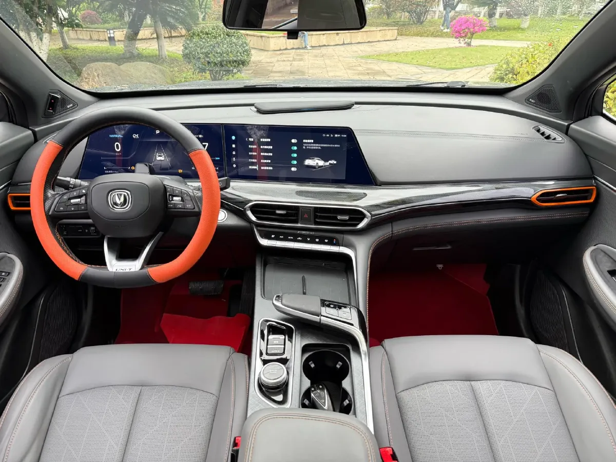 2022 ChangAn UNI-T 1.5T 188HP L4 7DCT,autocango,china used car exporter,china ev exporter,chinese used car exporter,chinese used ev exporter