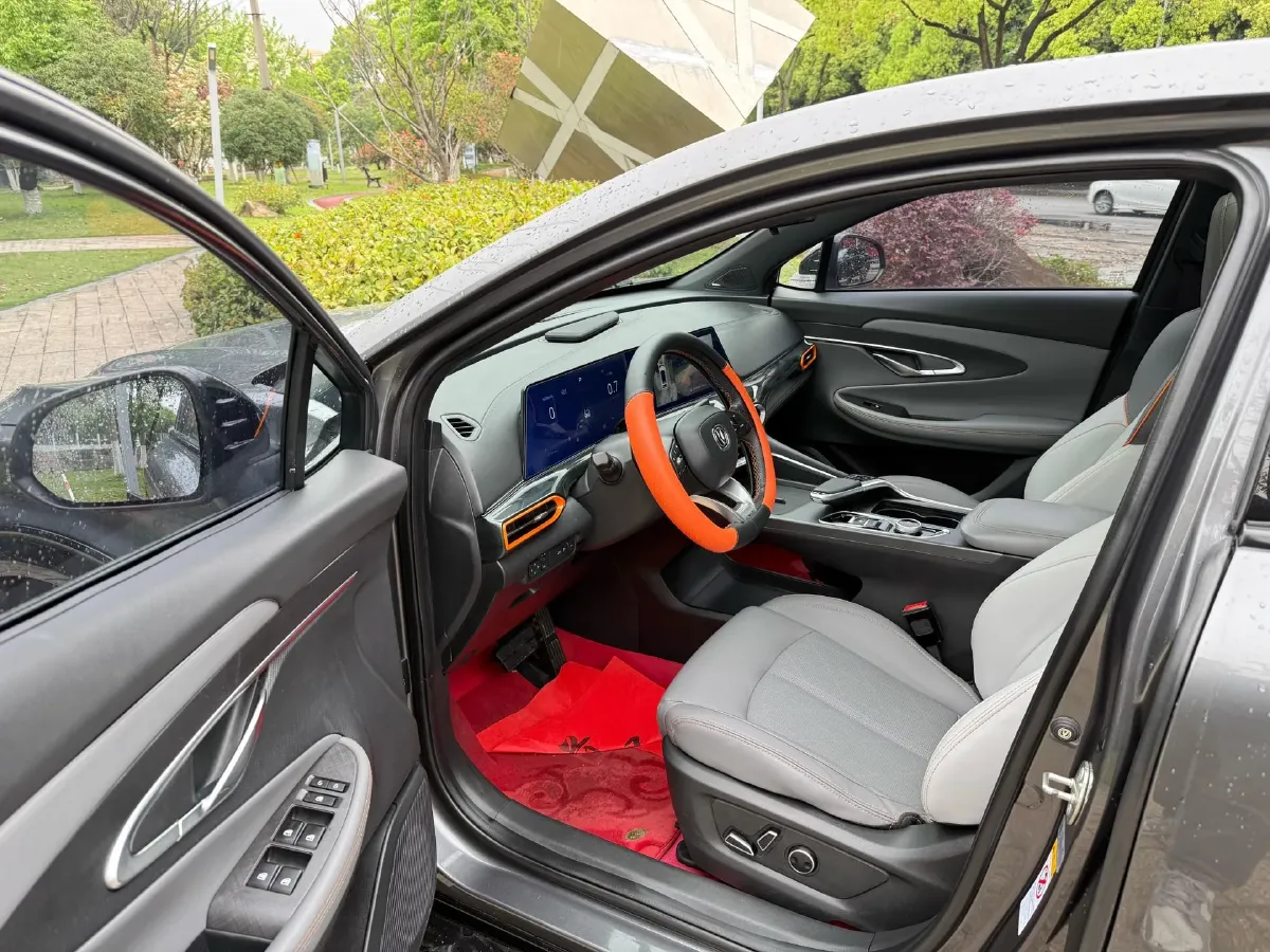 2022 ChangAn UNI-T 1.5T 188HP L4 7DCT,autocango,china used car exporter,china ev exporter,chinese used car exporter,chinese used ev exporter