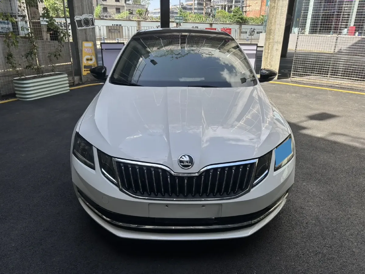 2019 Skoda Octavia 1.4T 150HP L4 7DCT,autocango,china used car exporter,china ev exporter,chinese used car exporter,chinese used ev exporter