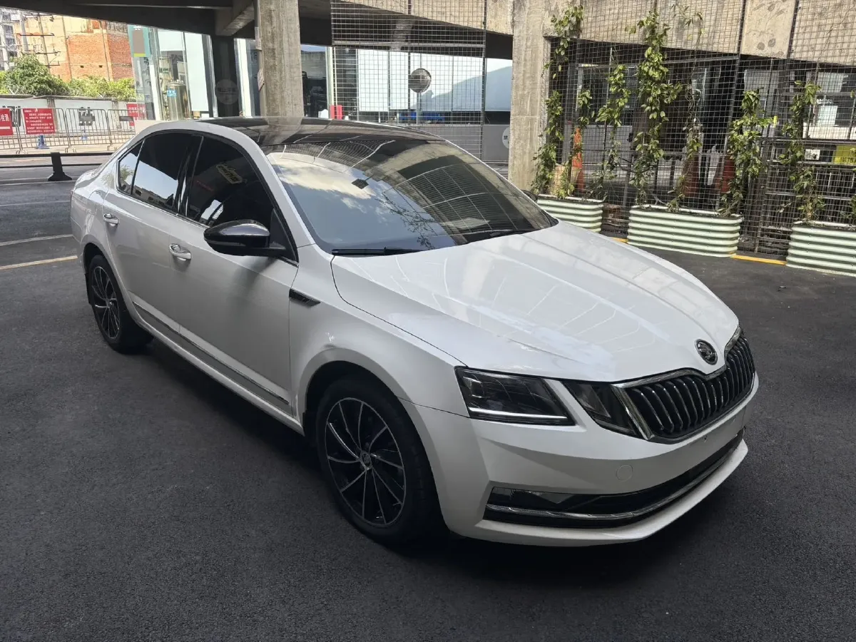 2019 Skoda Octavia 1.4T 150HP L4 7DCT,autocango,china used car exporter,china ev exporter,chinese used car exporter,chinese used ev exporter