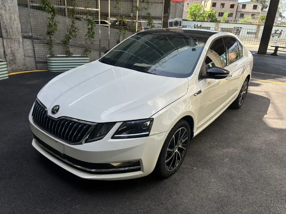 2019 Skoda Octavia 1.4T 150HP L4 7DCT,autocango,china used car exporter,china ev exporter,chinese used car exporter,chinese used ev exporter