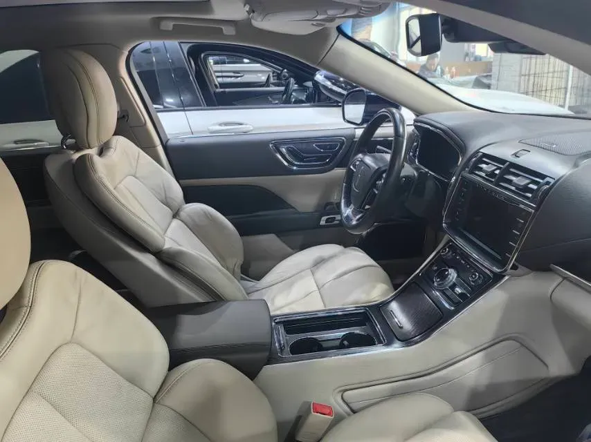 2017 Lincoln Continental 2.0T 261HP L4 6AT,autocango,china used car exporter,china ev exporter,chinese used car exporter,chinese used ev exporter